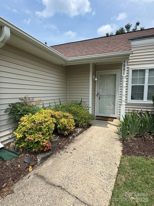 Building Photo - 7801 Renaissance Ct
