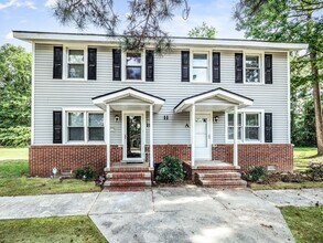 Building Photo - 11 Country Squire Ct