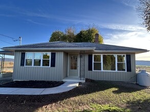 Building Photo - 182 W Matterstown Rd
