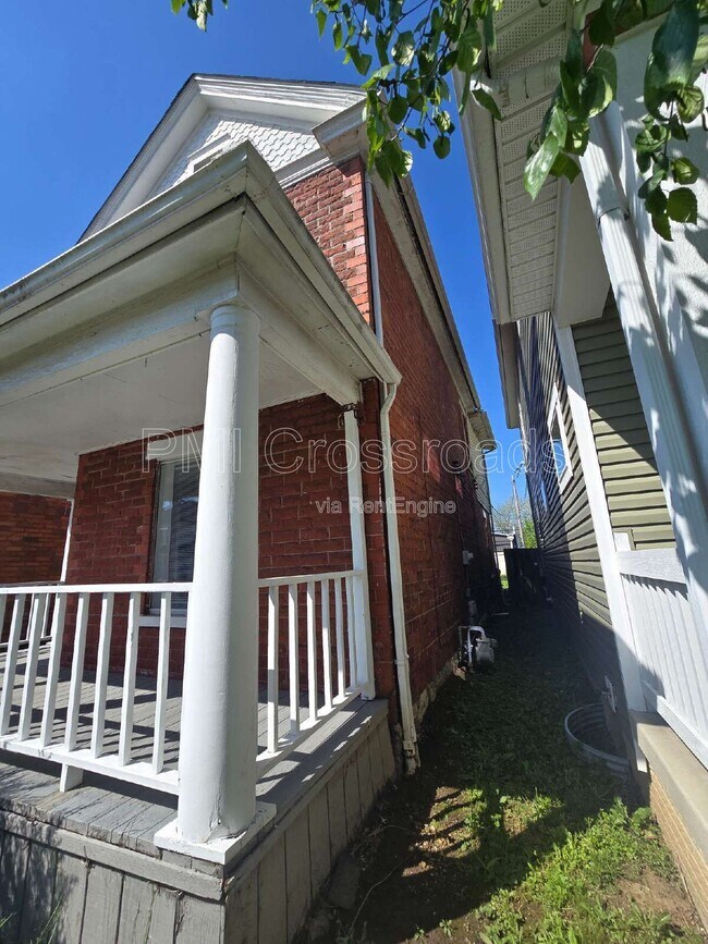 Foto del edificio - 153 S Cypress Ave
