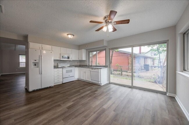 Building Photo - 532 Kent Dr