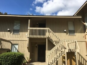 Building Photo - 2066 Sea Cliff Dr N