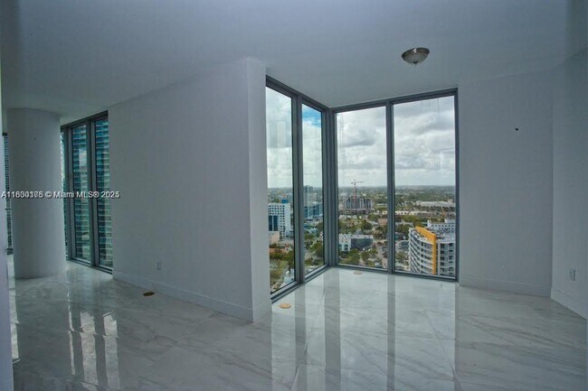Foto del edificio - 2900 NE 7th Ave