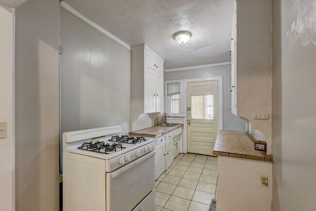 Foto del edificio - 2 Bed 1 Bath apartment in Okc!
