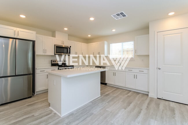 Foto del edificio - ONE MONTH FREE RENT IF APPROVED AND MOVED IN BY 1/15/26