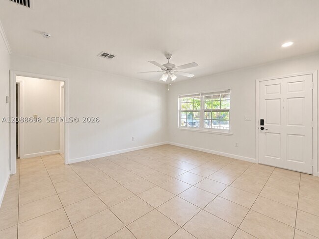 Foto del edificio - 1526 NE 135th St