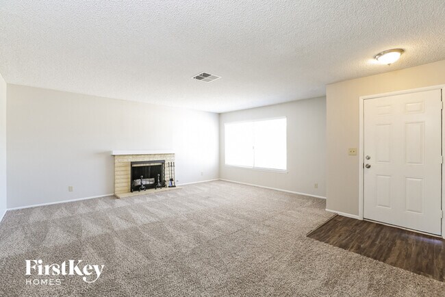 Building Photo - 6779 Carrera Dr