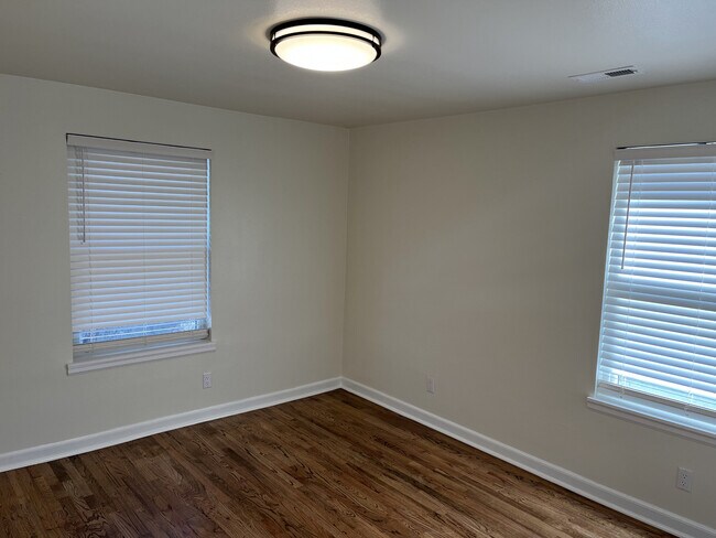 Foto del edificio - 512 W 18th St