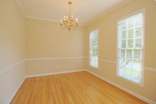 Building Photo - Sunny + spacious 3 bedroom home with large...