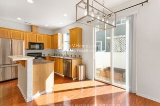 Building Photo - 9234 SW Cascara Ln
