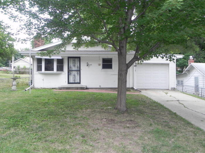 Foto principal - Adorable 2 Bedroom, 1 Bathroom, 1 Car Gara...