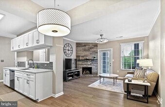 Building Photo - 20451 Chesapeake Square