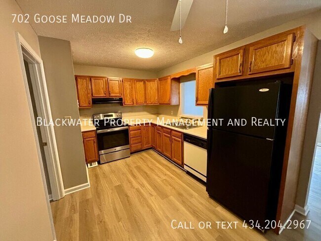 Foto del edificio - 702 Goose Meadow Dr
