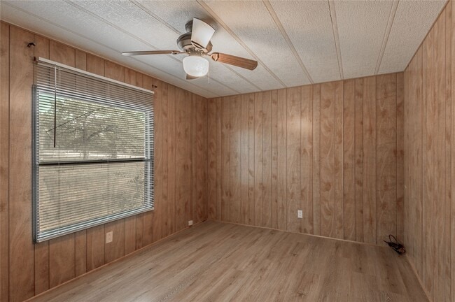Building Photo - 30 Allen Dr