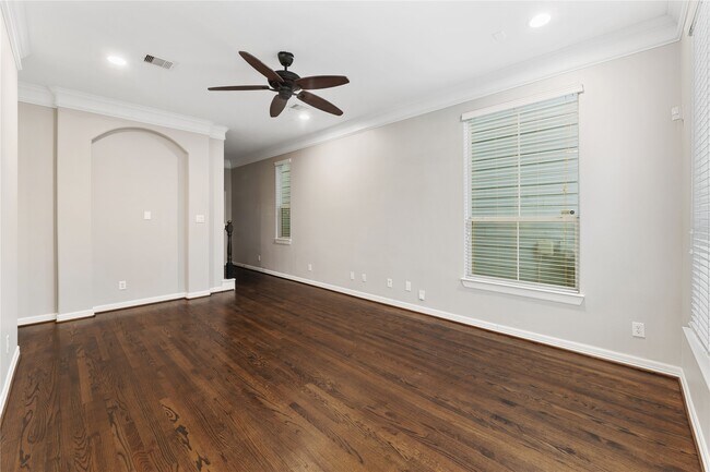 Foto del edificio - 3329 New Garden View Ln