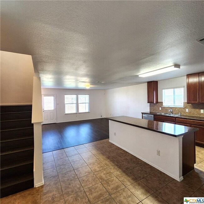 Building Photo - 411 Taurus Dr