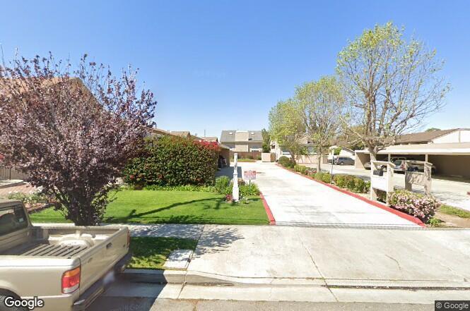 Primary Photo - 236 Avocado St