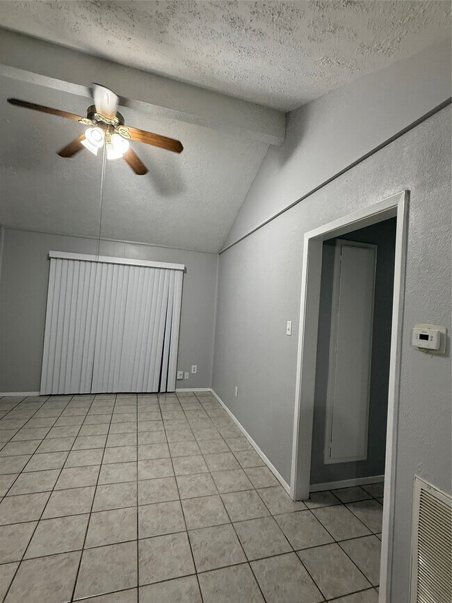Foto del edificio - 5519 Mendota Ln