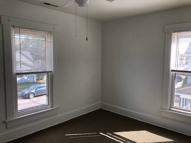 Bedroom - 906 S Mulberry St