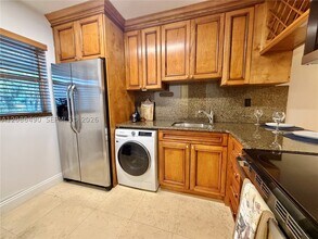 Building Photo - 4600 SW 67th Ave