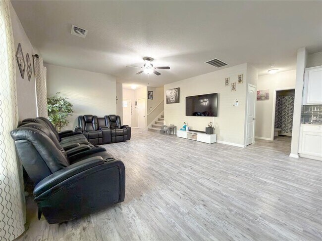 Foto del edificio - 3049 Blantyre Bnd