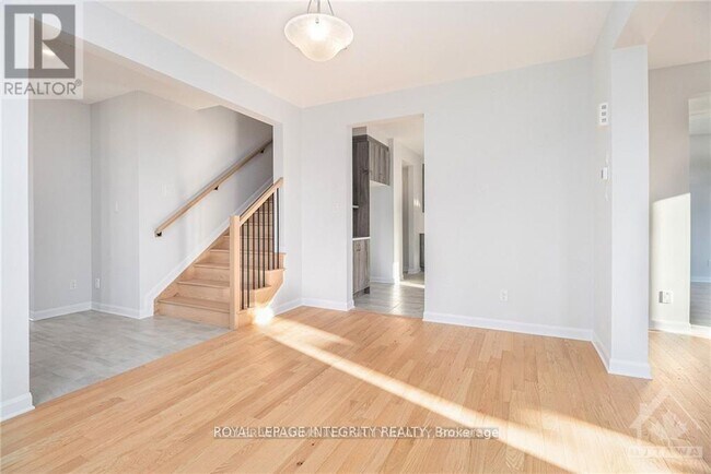 Building Photo - 169 Gosling Cres