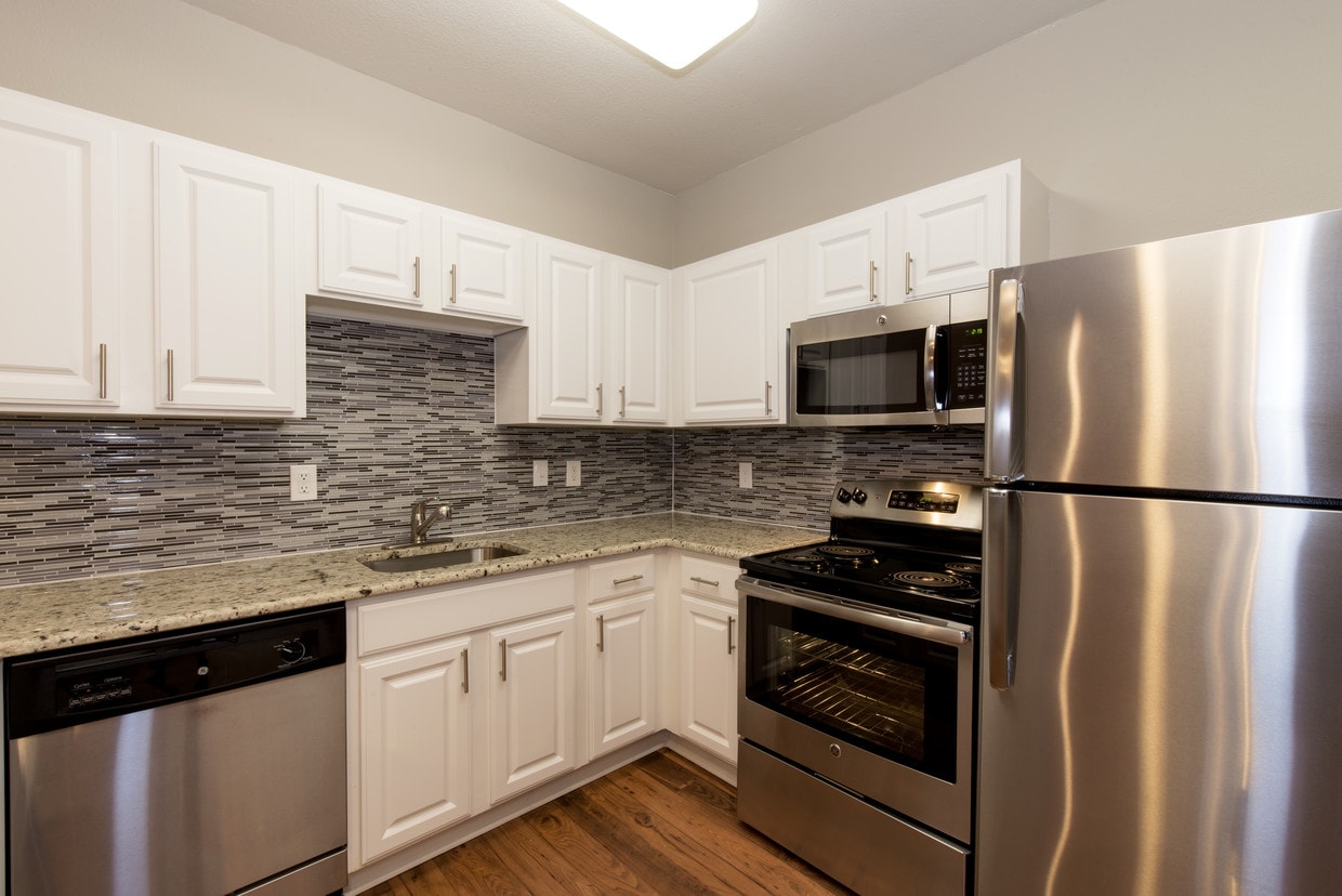 Foto principal - Vail Village Apartments
