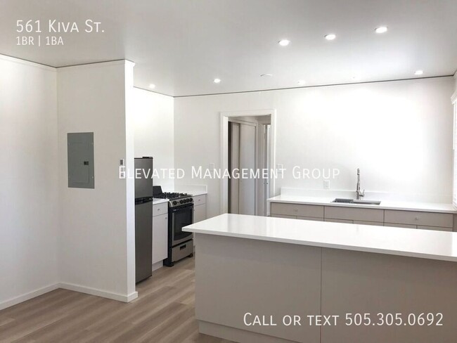 Foto del edificio - Renovated 1 bedroom on Kiva St. Near Downt...