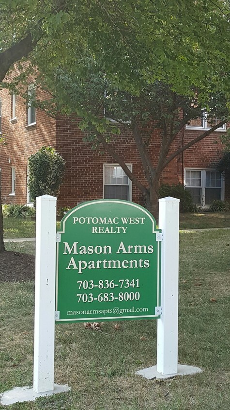 Primary Photo - 218 E Mason Ave