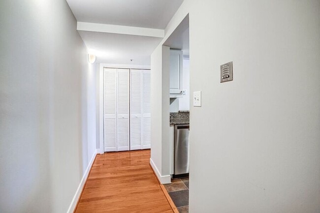 Foto del edificio - 1727 R St NW