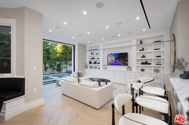 Foto del edificio - 806 N Gardner St