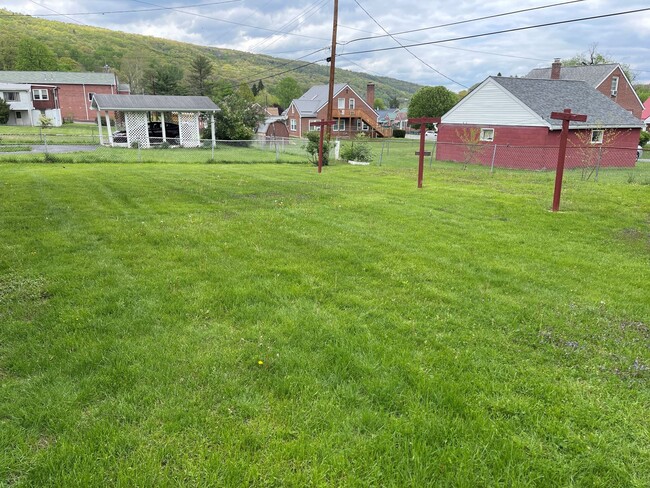 Building Photo - 4 BR/3.5 Bath Single Family Home in  Cumbe...