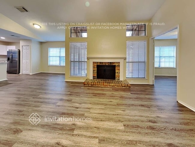 Building Photo - 4236 Periwinkle Dr