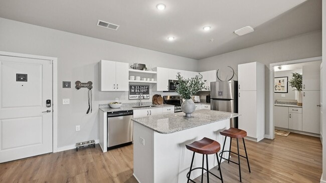 Foto del edificio - Springs at Locust Grove