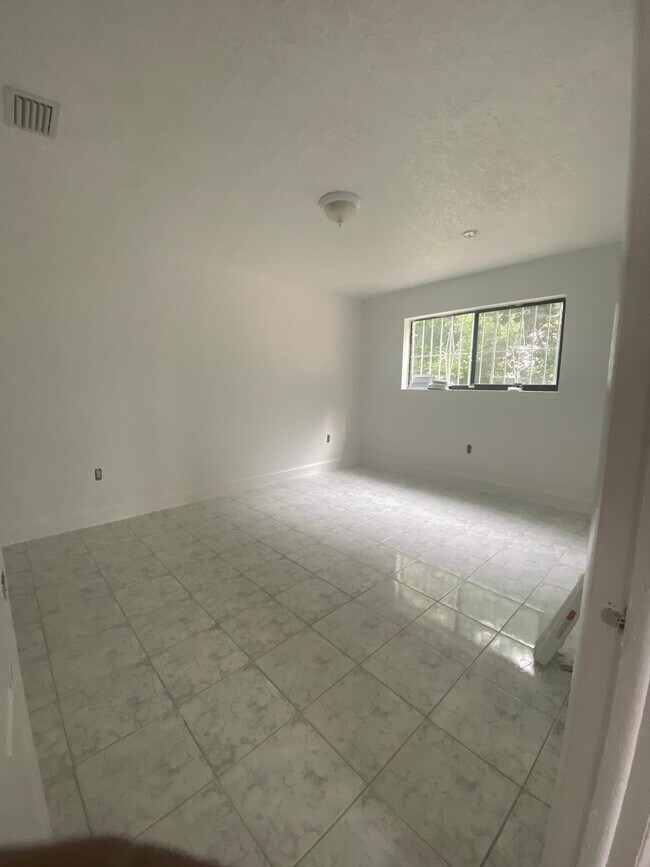 Building Photo - 20305 SW 110th Ct