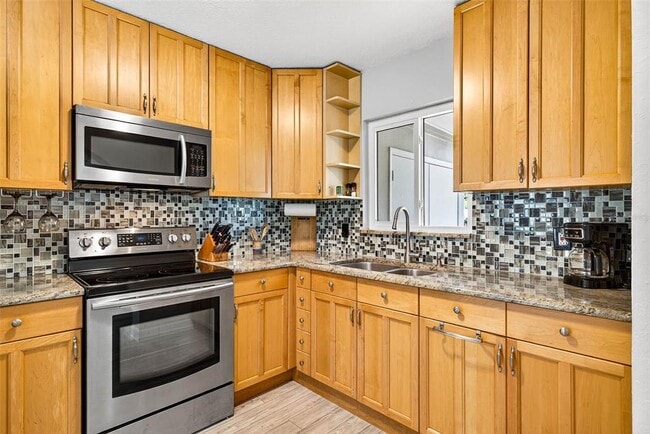 Foto del edificio - 5519 Commonwealth Ave N