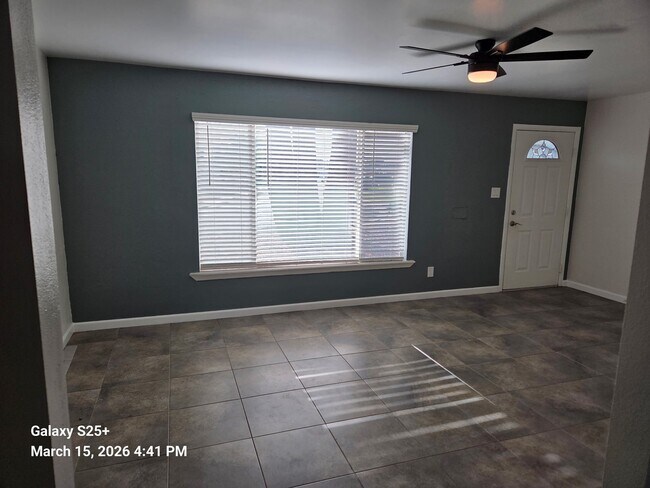 Building Photo - 1819 N 87th Pl