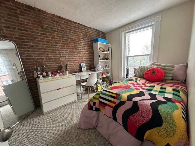 Building Photo - 7 Symphony Rd