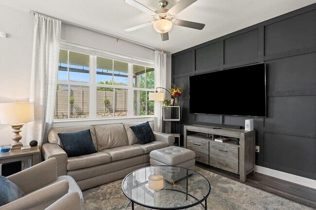 Foto del edificio - 7403 Travertine Spring Dr
