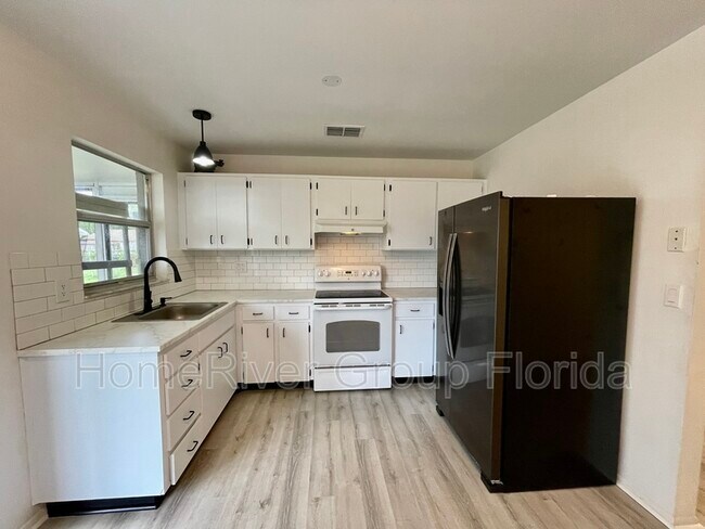 Building Photo - 7909 Putnam Cir