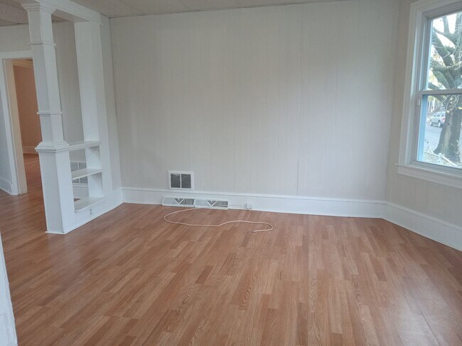 Building Photo - 2 Bedroom House in Millville NJ FOR RENT $1500
