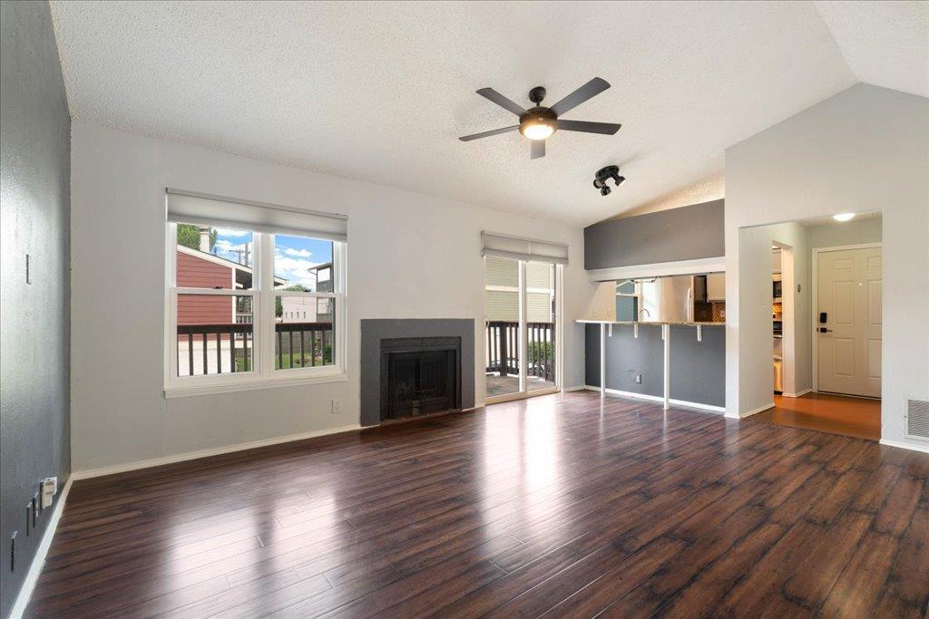 Foto principal - 2215 Post Rd