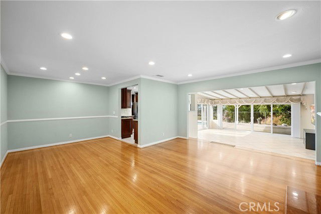 Building Photo - 841 Irving Dr