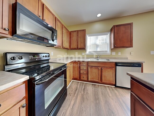 Building Photo - 104 Pearson Place