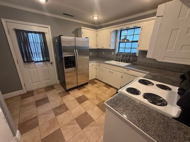 Foto del edificio - 108 A-B Scott Ave