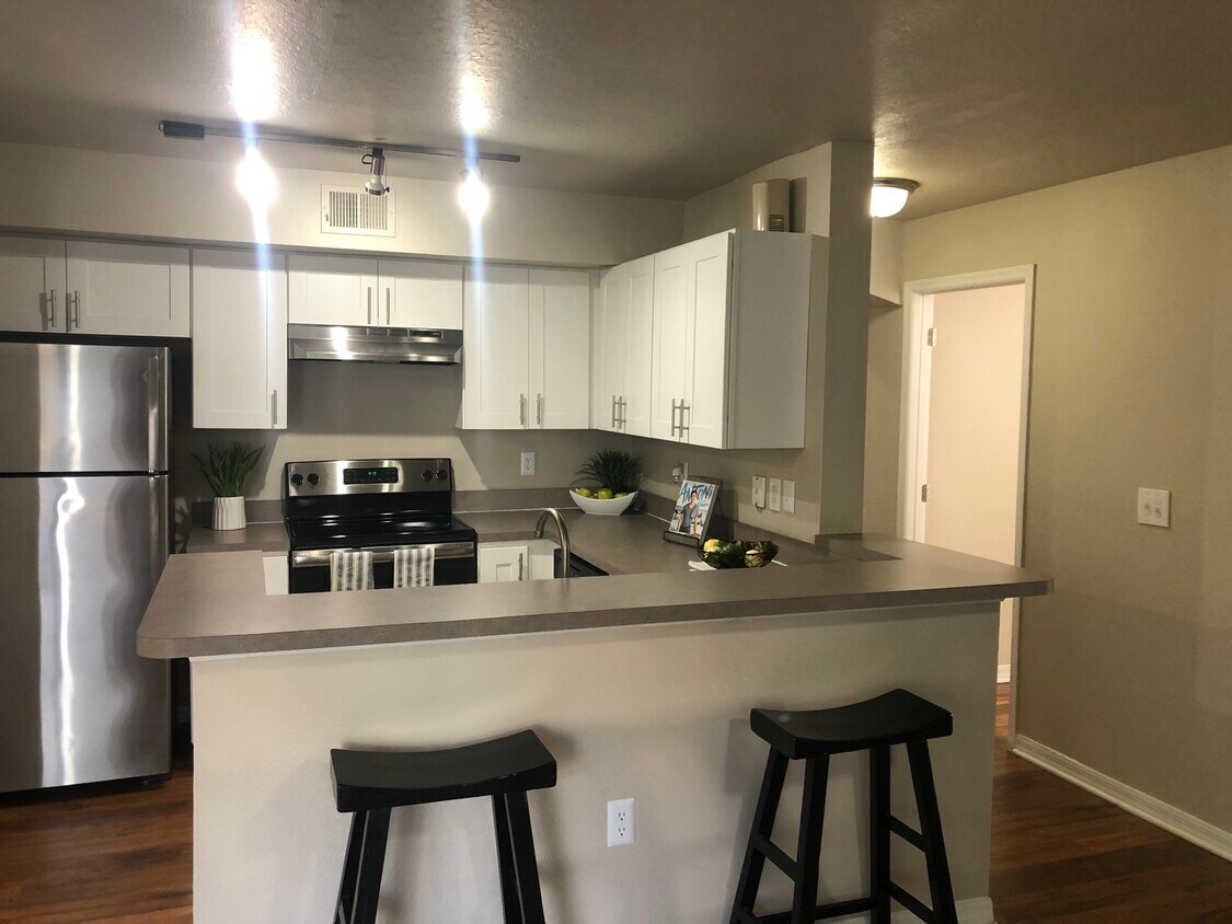 Primary Photo - 13400 Arbor Isle Drive, Unit 104