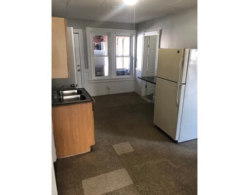 Foto del edificio - 1060 Chicopee St