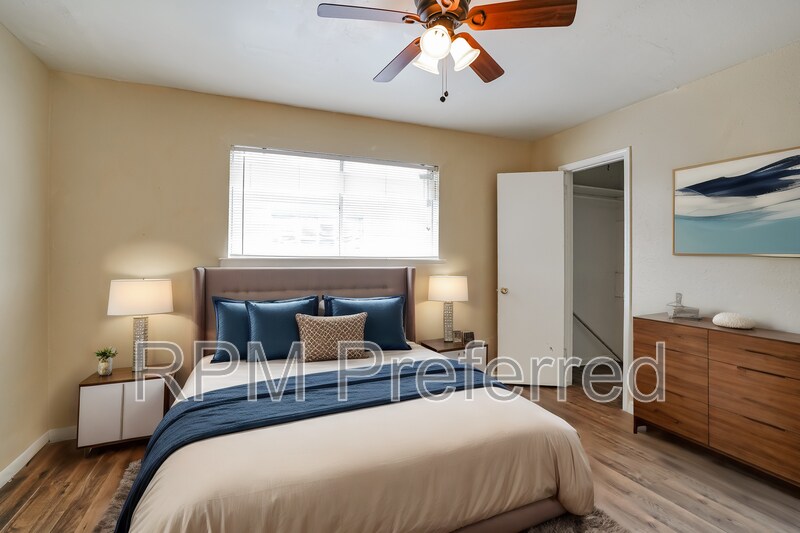 Primary Photo - 427 Hollyvale Dr