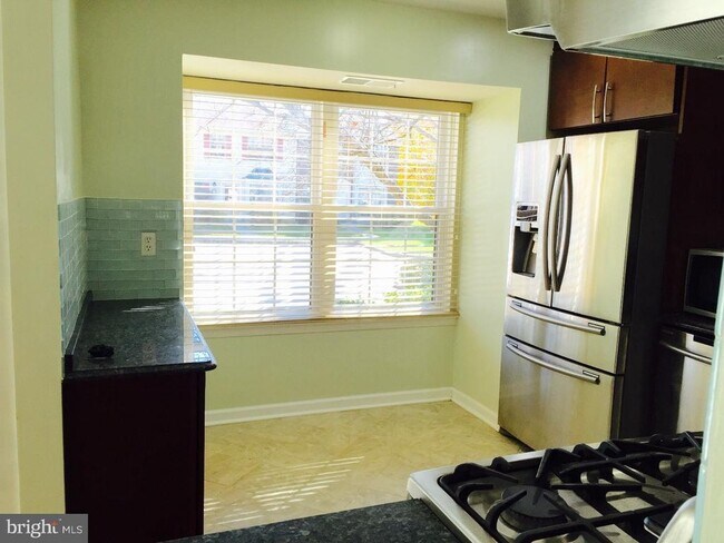 Building Photo - 7 Drewes Ct