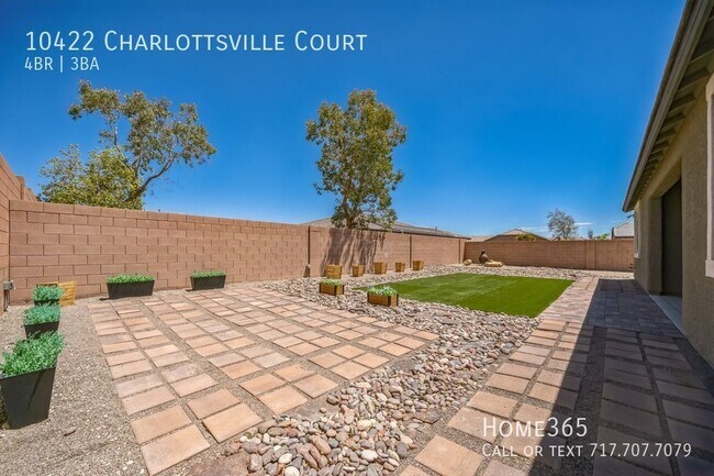 Foto del edificio - Stunning 1 Story home in a gated community...